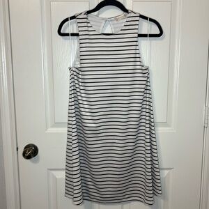 Altr’d state dress Size - Medium
Blue and White